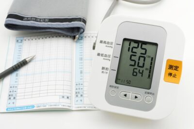 血圧手帳は100均で売ってる？無料でもらえる場所やアプリも紹介